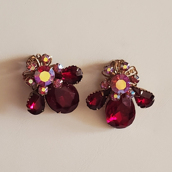 Vintage Aurora Borealis Ruby Rhinestone Earrings - Picture 9 of 16